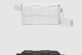 [BOTTEGA-보테가베네타]카세트 벨트백 639367