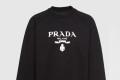 [PRADA-프라다]로고 프린트 긴소매 맨투맨 UJL190