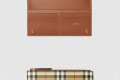 [BURBERRY-버버리]라지 체크 바이폴드 지갑 80739801