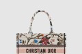 [DIOR-디올]북 토트백 미듐 M1296