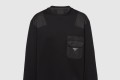 [PRADA-프라다]리나일론 디테일 코튼 스웨트셔츠 UJL35B
