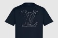 [LOUIS VUITTON-루이비통]스티치 프린트 앤드 엠브로이더드 티셔츠 1A96L0