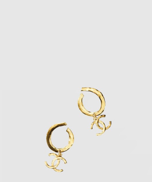 [CHANEL-샤넬]클래식 더블 C 메탈 귀걸이 AB8511