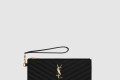 [SAINT LAURENT-생로랑]마틀라세 가죽 소재의 모노그램 파우치 379039