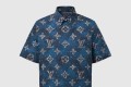 [LOUIS VUITTON-루이비통]프린티드 모노그램 쇼트 슬리브드 셔츠 1AHVTY
