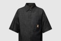 [LOUIS VUITTON-루이비통]쇼트 슬리브드 샴브레이 셔츠 1AHVW4