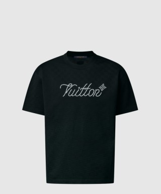 [LOUIS VUITTON-루이비통]시그니처 엠벨리시드 티셔츠 1AIMM3